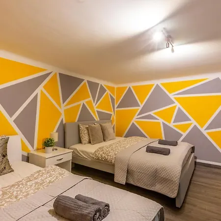 Lägenhet Deluxe By Bella