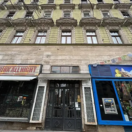 Deluxe By Bella דירה