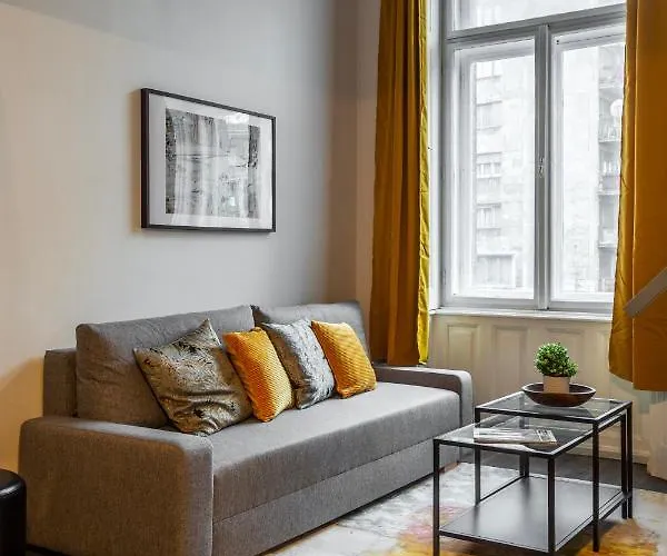 Apartment Deluxe By Bella Budapest