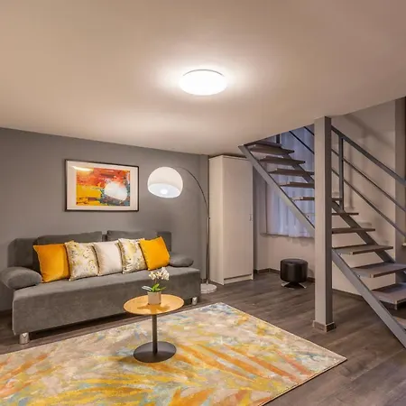 Deluxe By Bella * Budapest